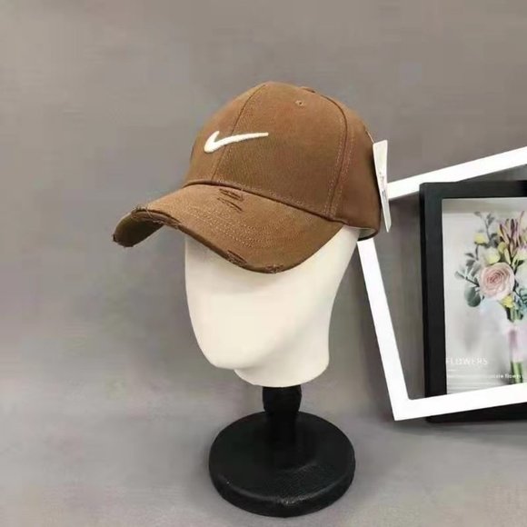 NIKE black baseball cap